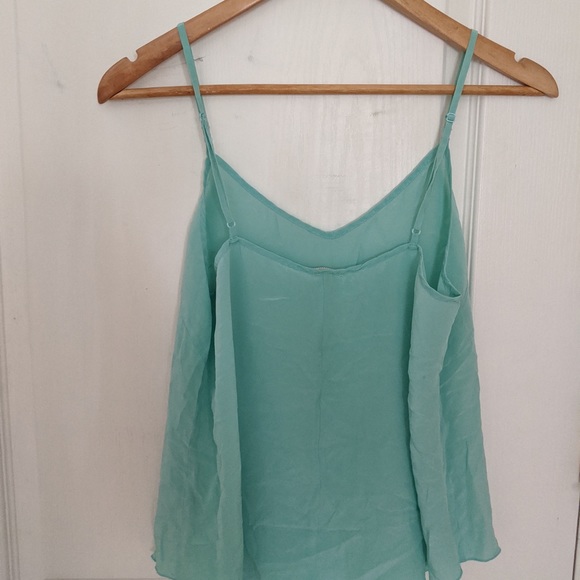 Aritzia top bundle - Picture 2 of 5